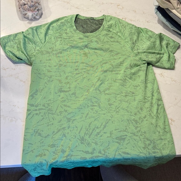Green Lululemon Patterned T-Shirt - Picture 1 of 2